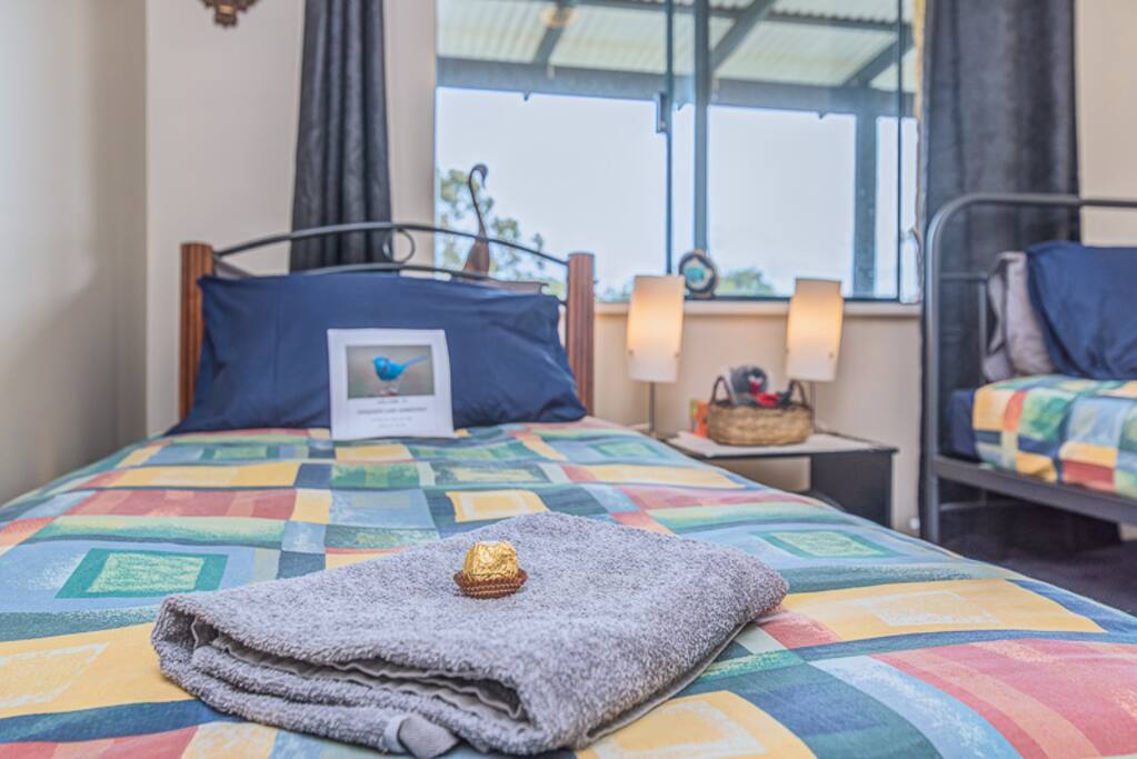 Blue Wren Twin Room
