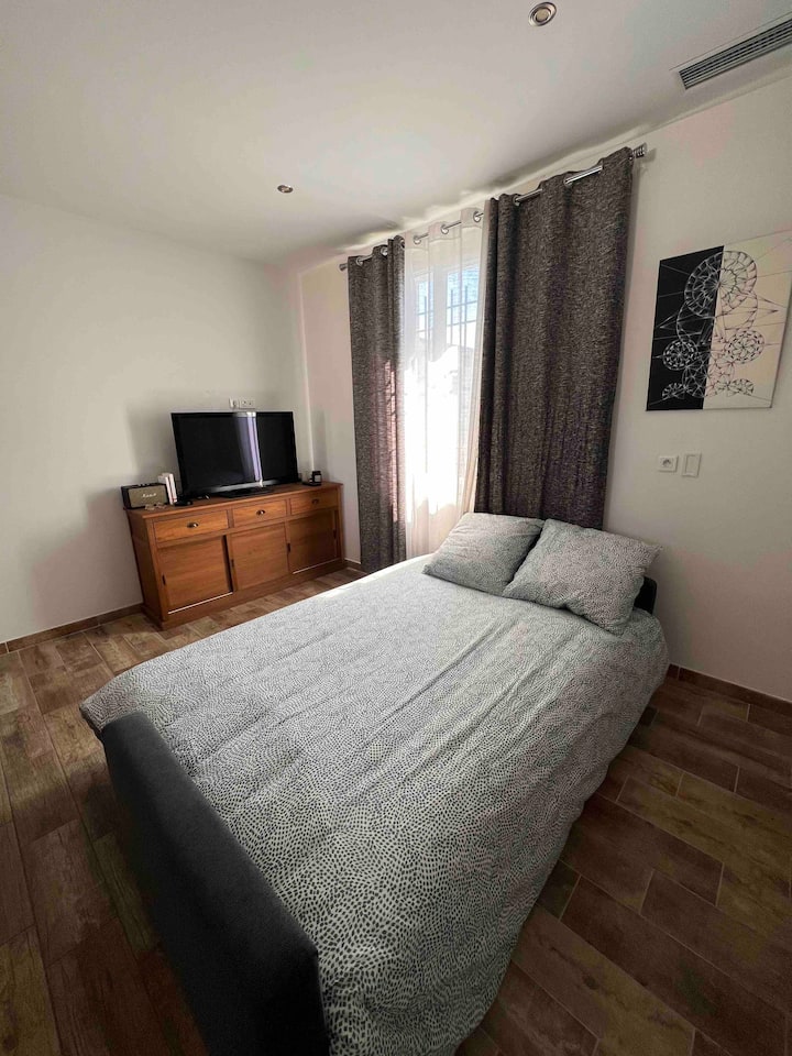 T3 80 M² • Clim • Terrasse • Parking • Aéroport - Marignane