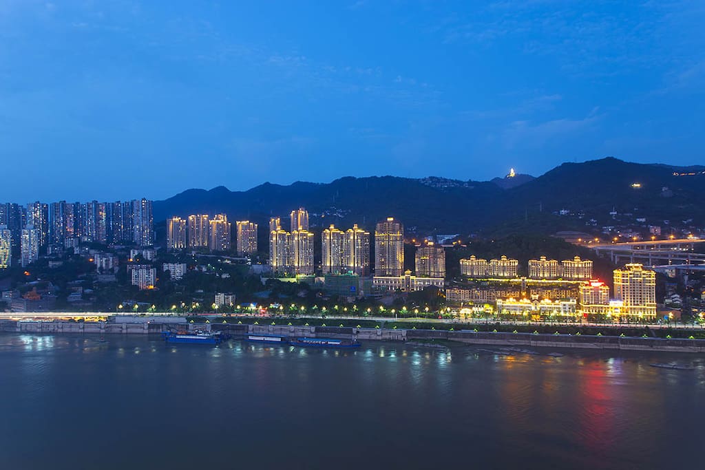 阳台外 嘉陵江边 南滨路风景