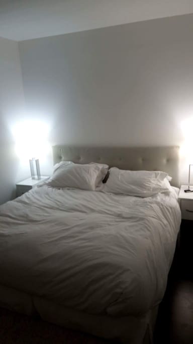Chambre avec Lit King Size et TV