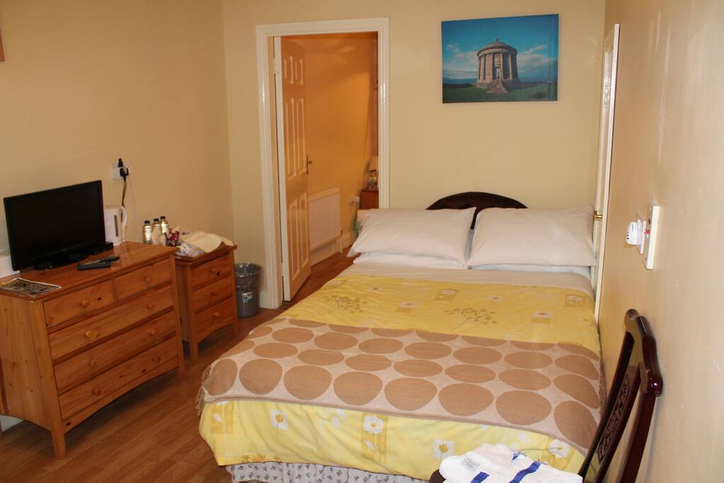 Adjoining Room 1