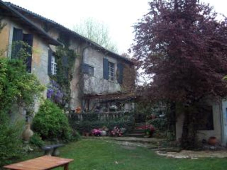 La Bourg
13 th ex monasta
