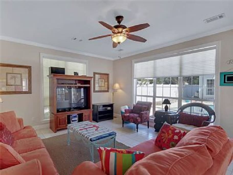 Main House:
1st Floor:
Living Room with Pull out Sofa!! Big TV and look out to your pool!