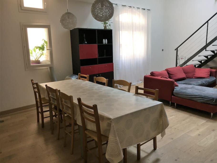 Table à manger pour 10 convives