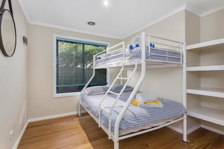 Zona e fëmijëve - treshe bunk-NBN wi-fi në të gjithë shtëpinë