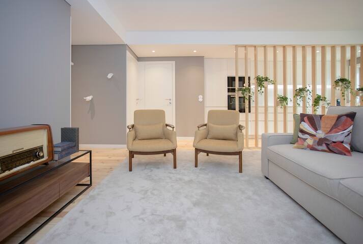 Amazing charming apartment Downtown gallery image 2