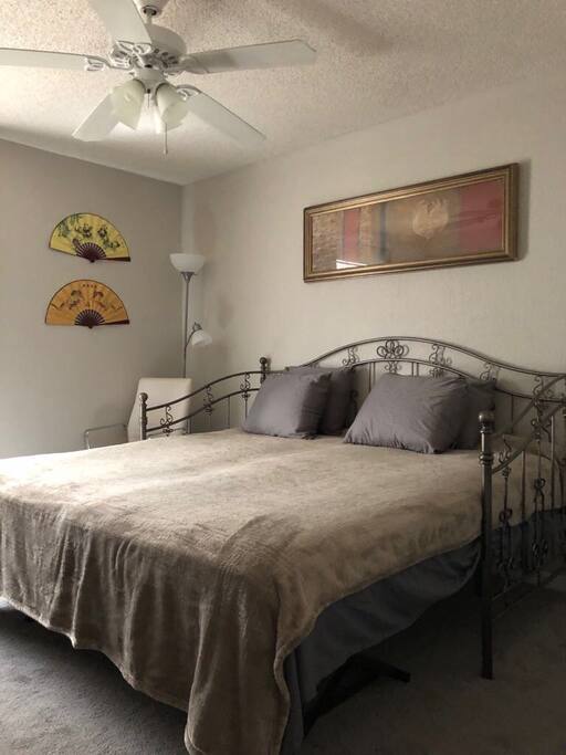 King size Bed