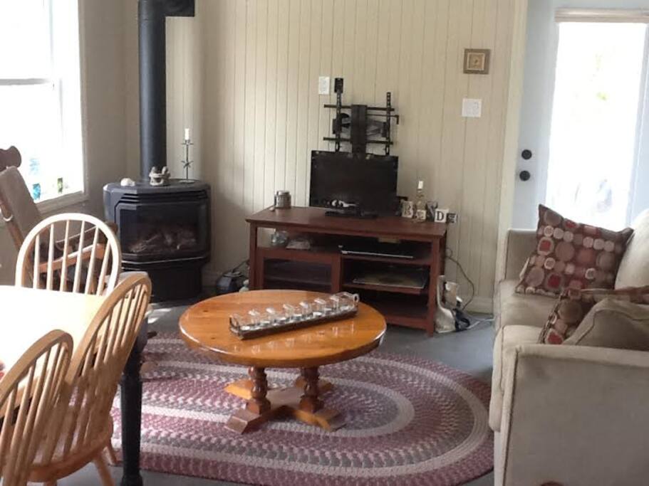 TV and wireless internet available
Radio and CD player available
