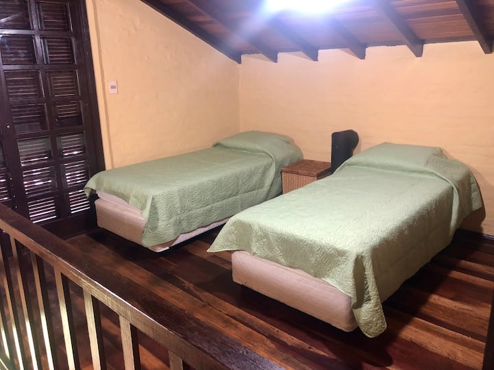 pola spavaće sobe na katu 