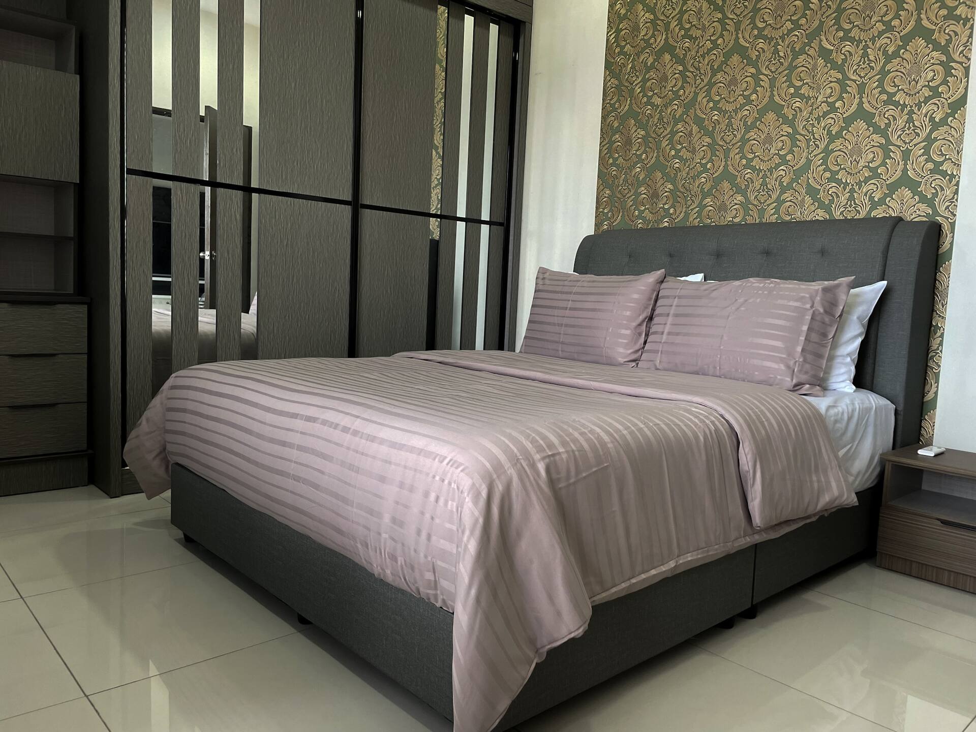 sp13a 55inch tv Netflix 6pax 2park kelab Rahman putra Sungai buloh
