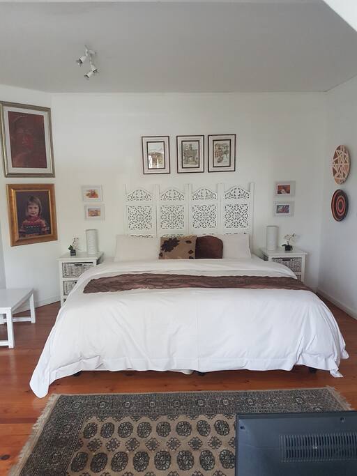 CAMILLA ROOM