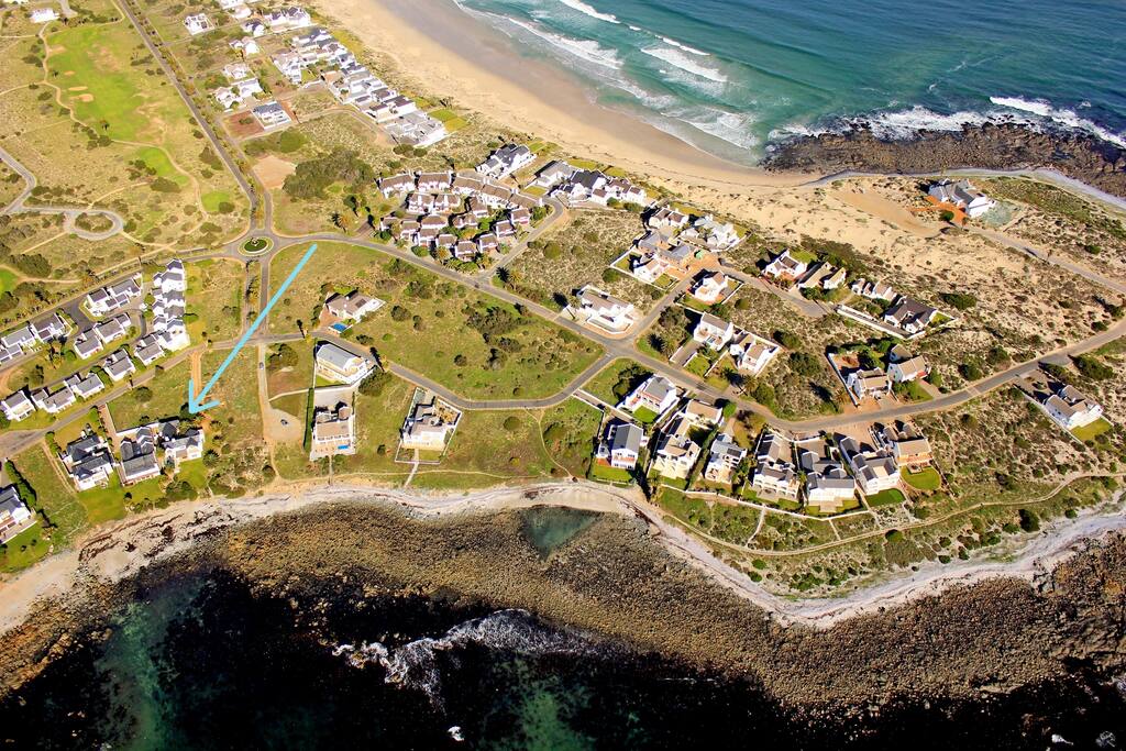 Location of the house indicated with blue arrow.