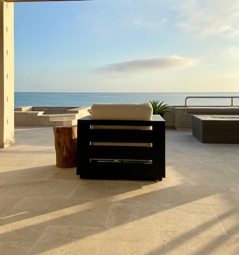 New Contemporary Beachfront Home near Four Seasons