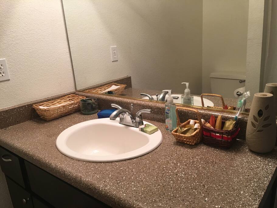 Private Bathroom, Yeah