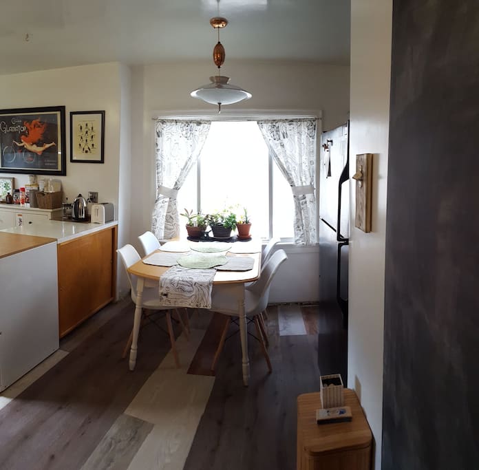 Dining area/Chalkboard wall/Gallery