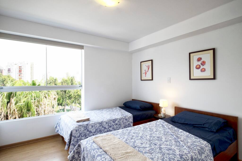 2 bed bedroom with a nice view