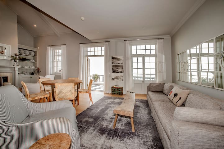 Penthouse at the Majestic, roof terrace/sea views gallery image 2