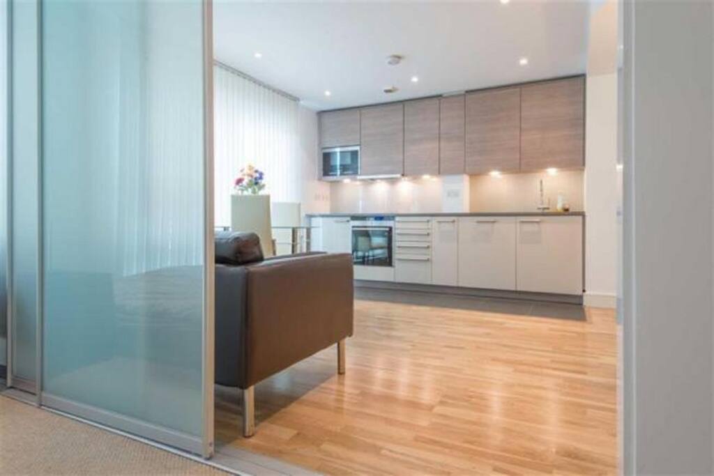 Kitchen & Lounge