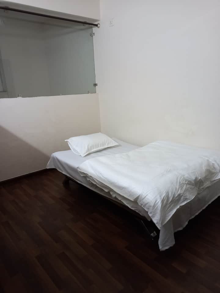 Spálňa 3, kde vám rozkladacia pohovka poskytne dostatok priestoru na jogu alebo meditáciu. 