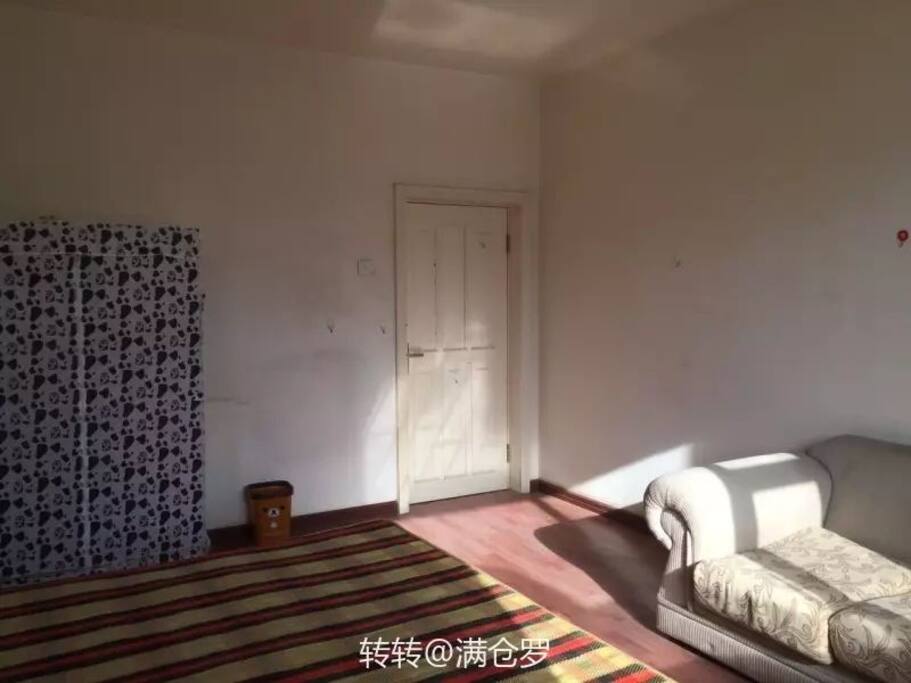 卧室侧拍