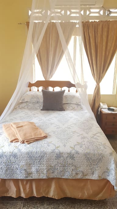 A/C room, queen size bed