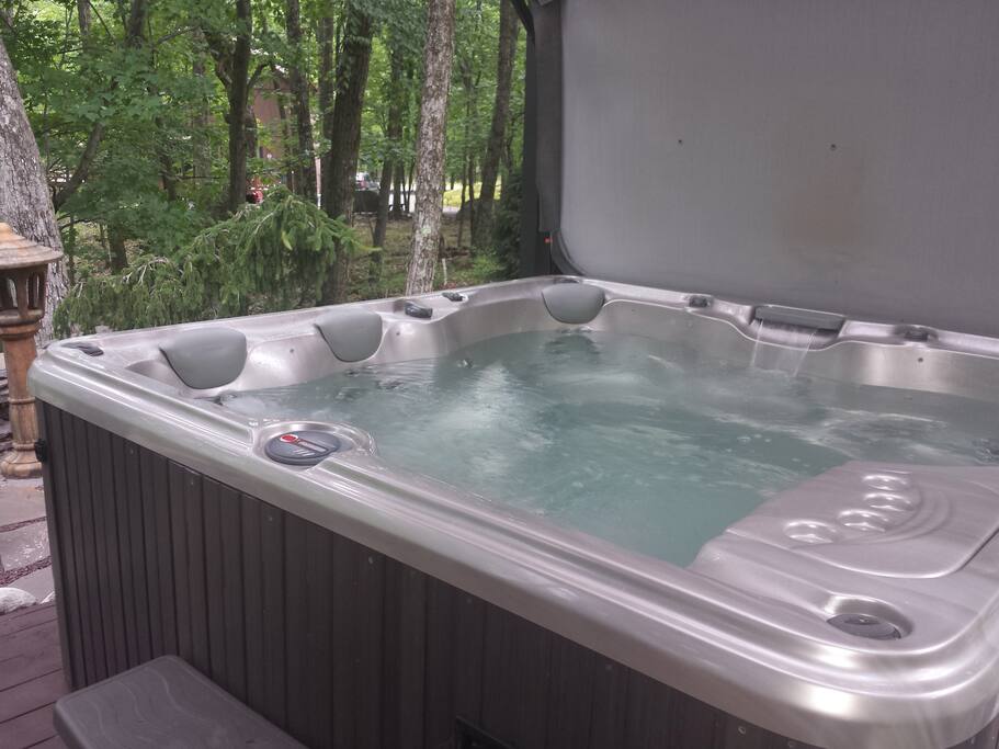 Hot tub with Bluetooth audio and led lights.