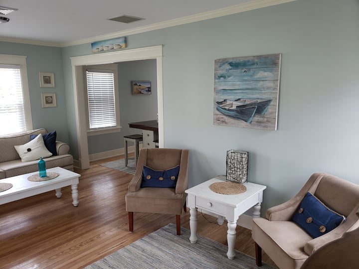 THE SUNSEEKER Beach Access Across Street Houses for Rent in Angola