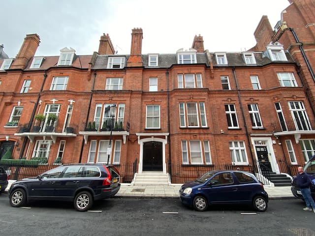 Amazing Penthouse 50 steps from Harrods