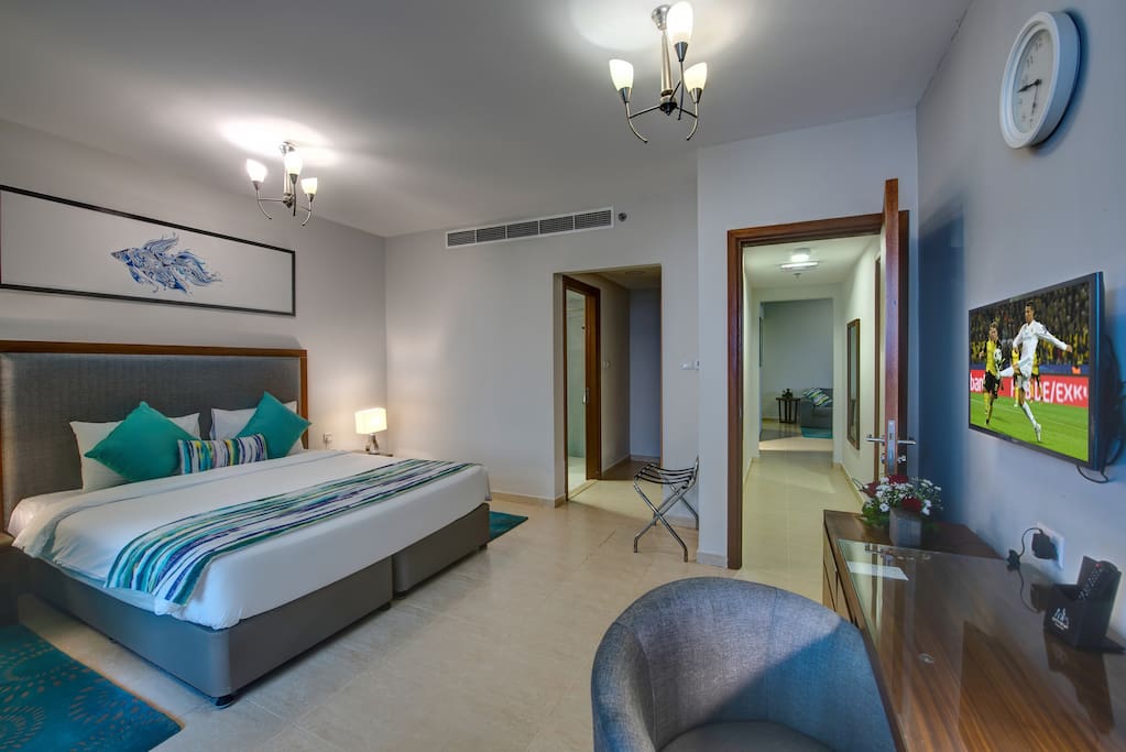 Relaxing king bed