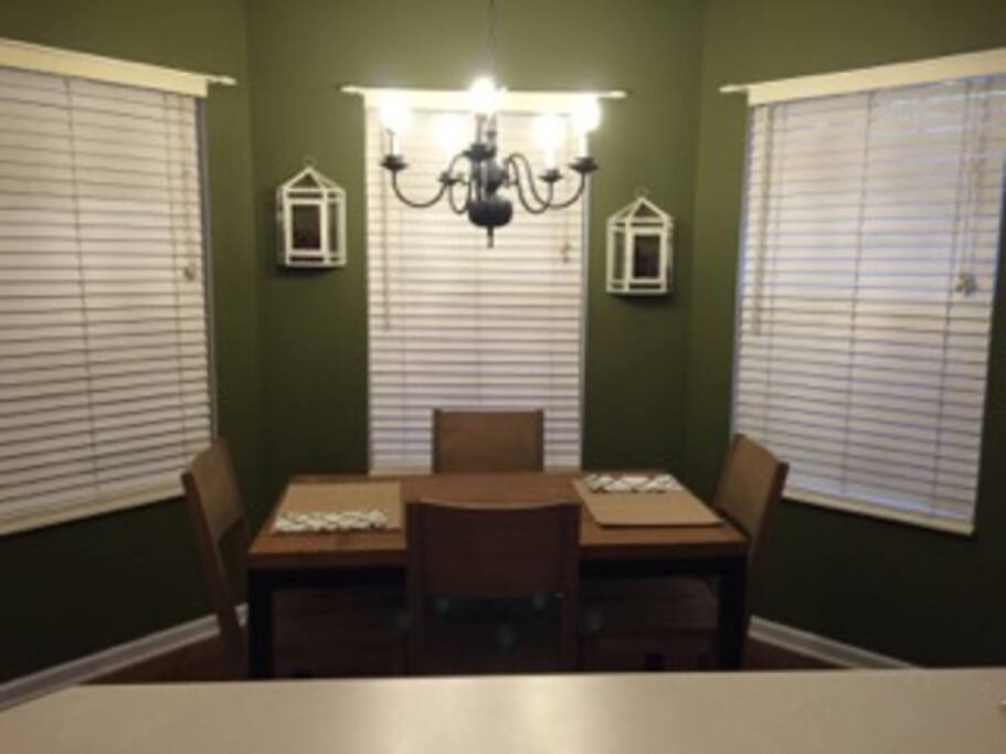 large eat-in kitchen
