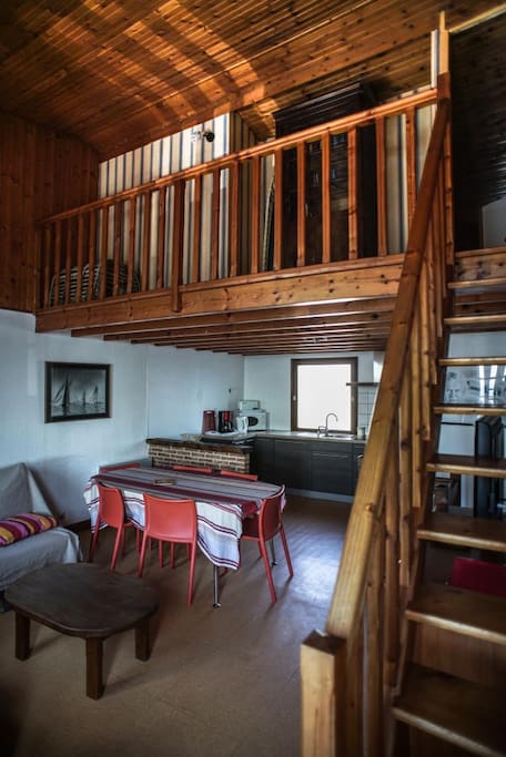 Pièce principale et mezzanine