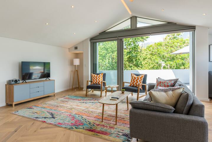 The Loft Apartment – 4 Oakdale Rd gallery image 2