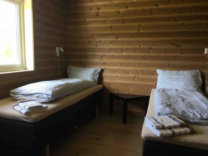 Dhomë gjumi kryesore me 2 krevate