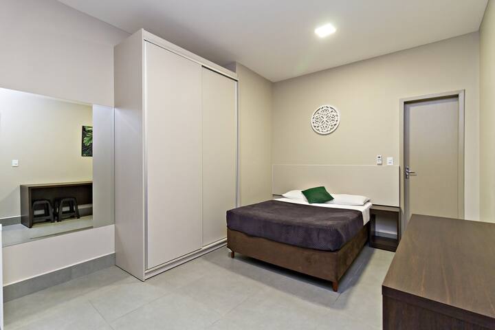 Pleione ★  Studio-garagem própria, PUC ★ Sem Taxas