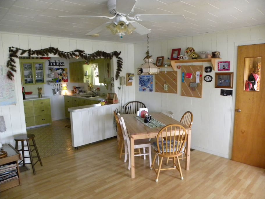 Large indoor dinning area - tables can seat 10