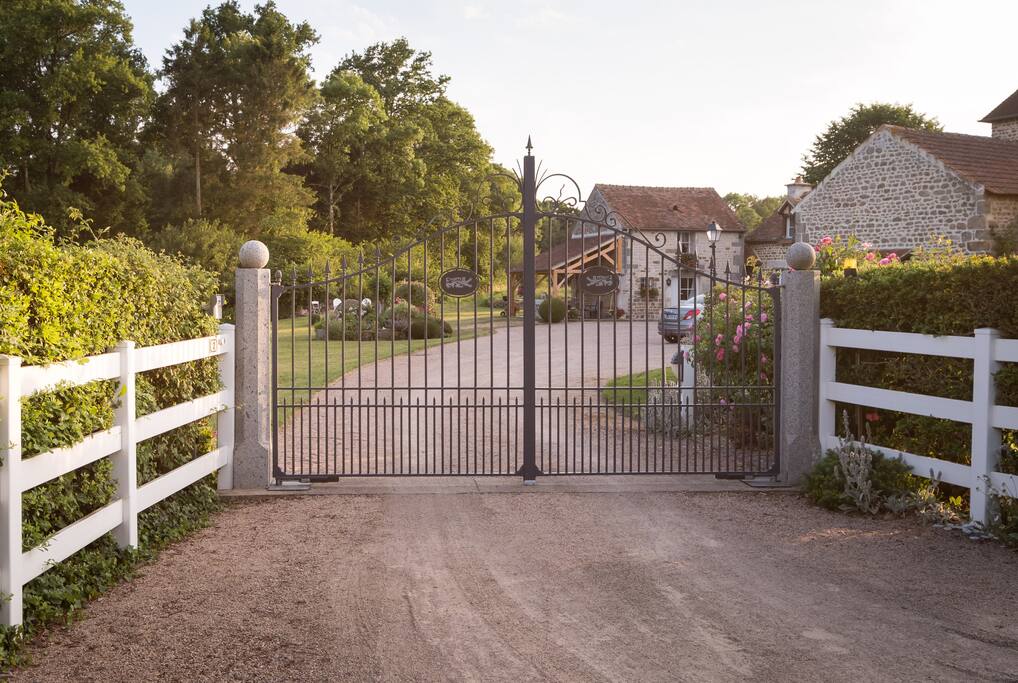 L'entrée de la propriété...Sécurisée!