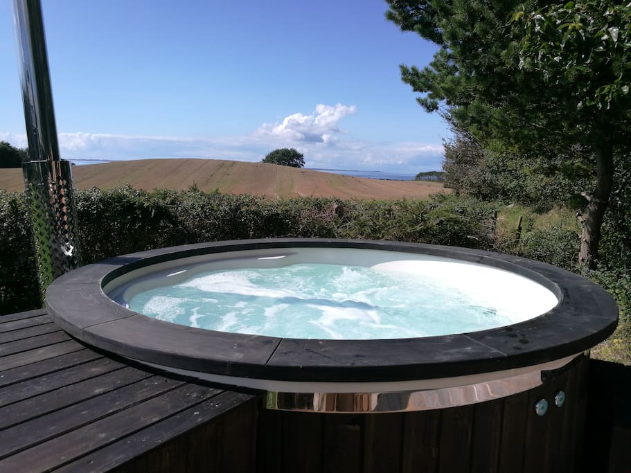 Outdoor hot tub