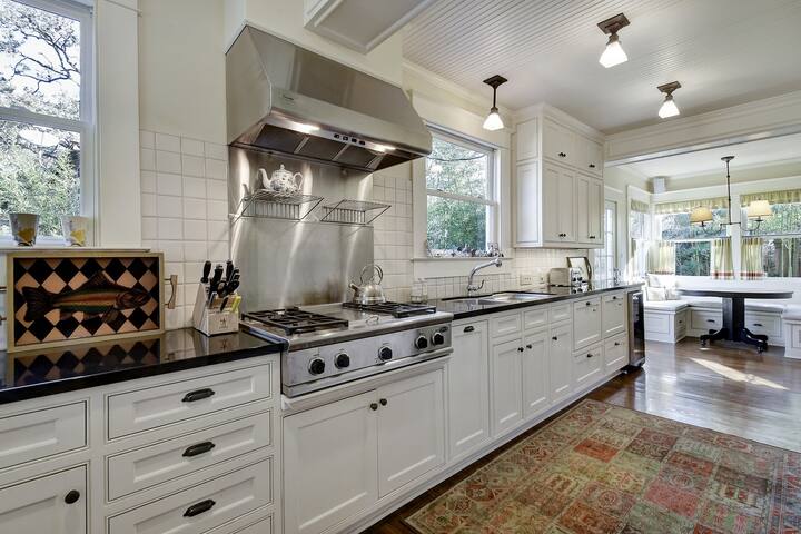 Deep in the Heart of Austin gallery image 5