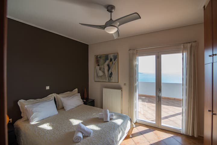 Dhomë gjumi në katin e parë 