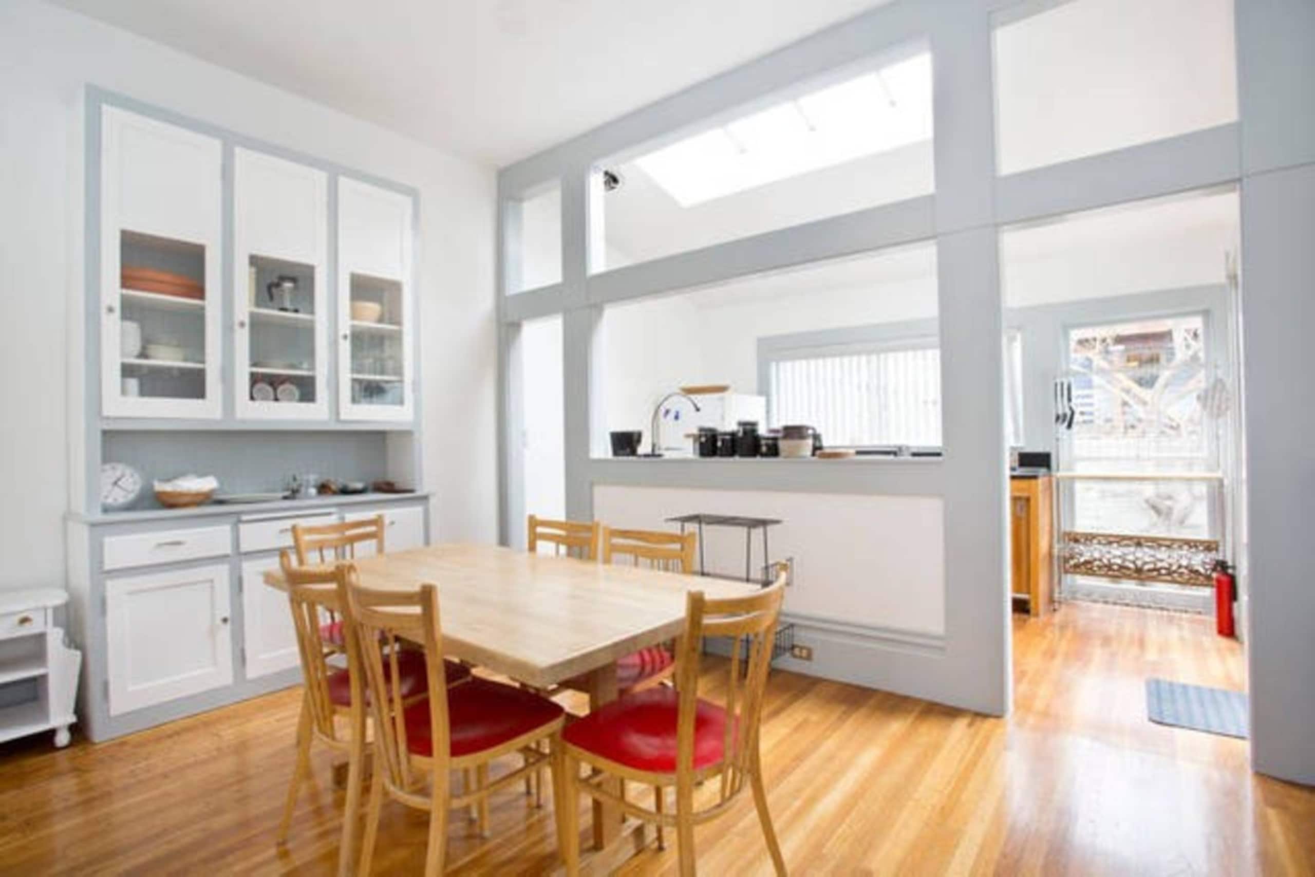Home in San Francisco · ★4.9 · 2 bedrooms · 3 beds · 1 bath - Image 1
