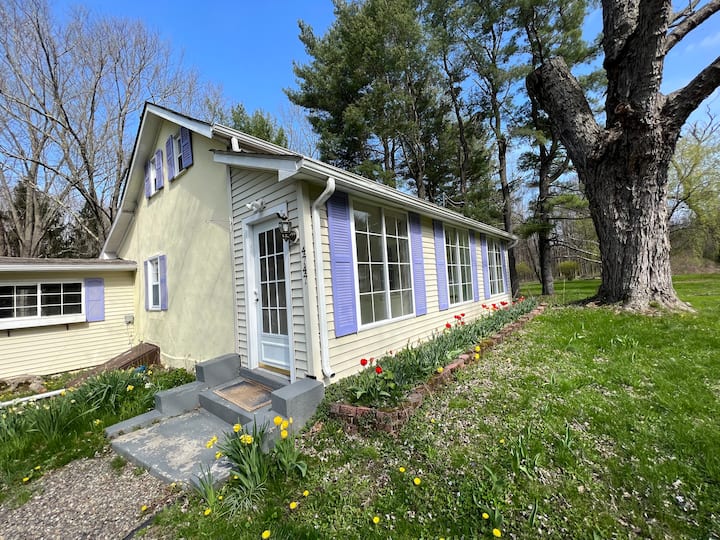 AnnandaleonHudson Holiday Rentals & Homes New York, United States