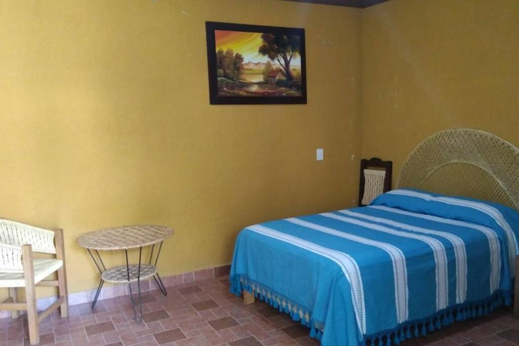 Habitación Matrimonial para 2 personas TV, wifi y baño