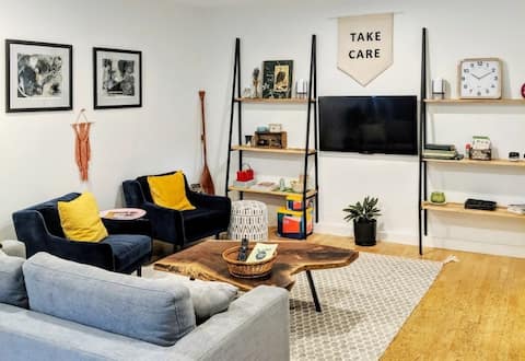 Take Care Studio - cozy, modern, dog friendly.