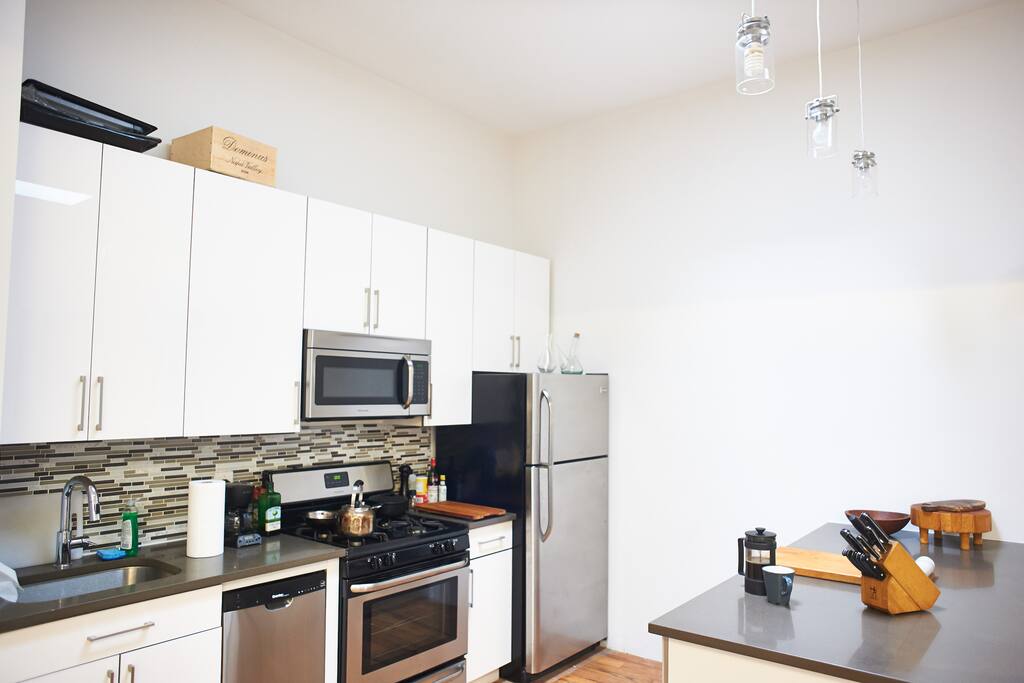 Lots of Space For Breakfasts and Dinners