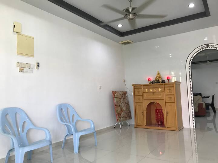 A Cozy, Clean Place That Feels Just Like Home - Tanjung Piandang