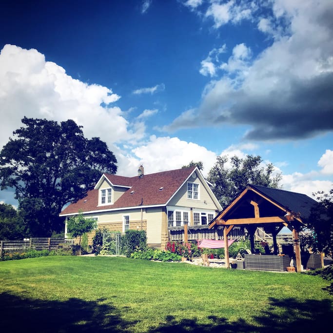 14th Homestead Farmhouse Houses for Rent in Essex, Ontario, Canada