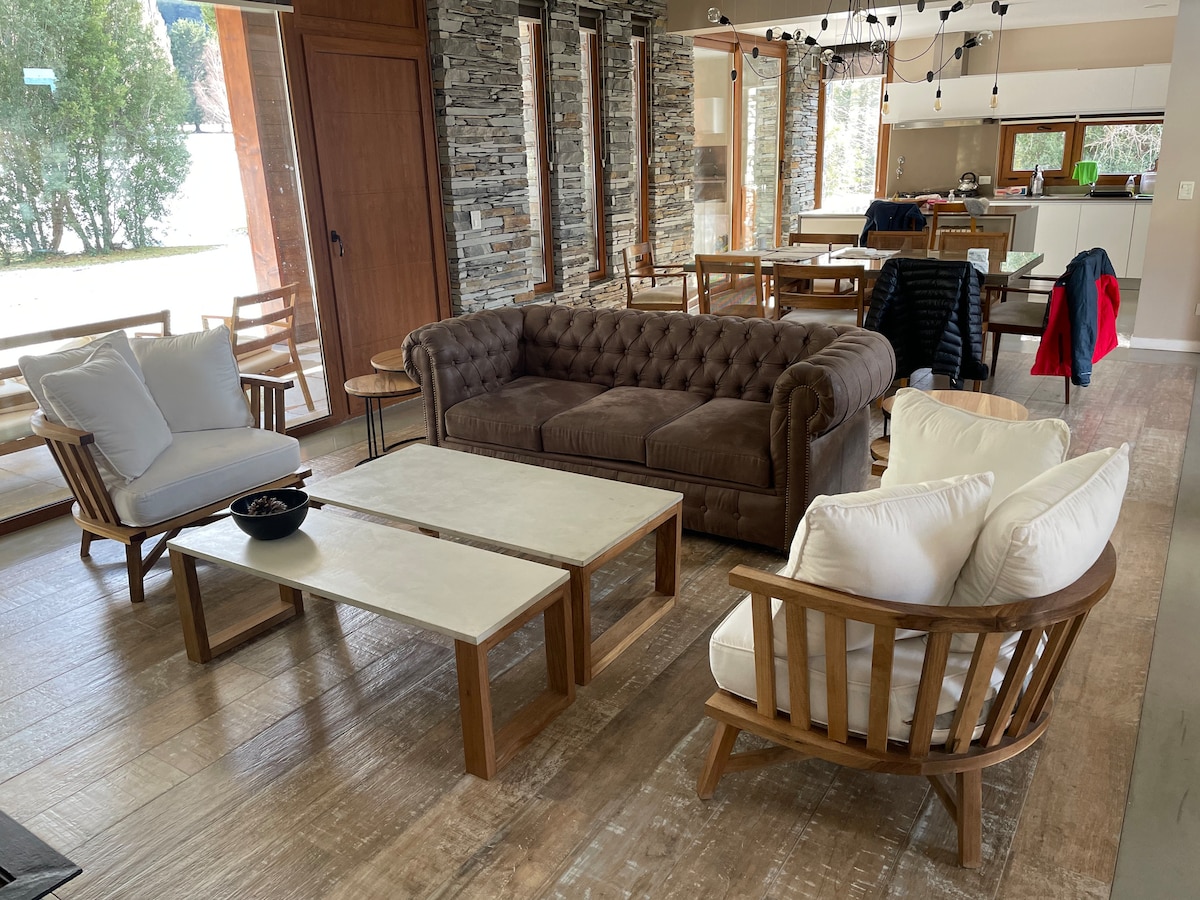 The Blend House - Casa Arelauquen Bariloche - Casa en Arelauquen Golf & Country Club