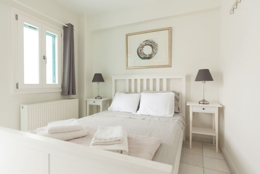 House bedroom with 140cm double bed