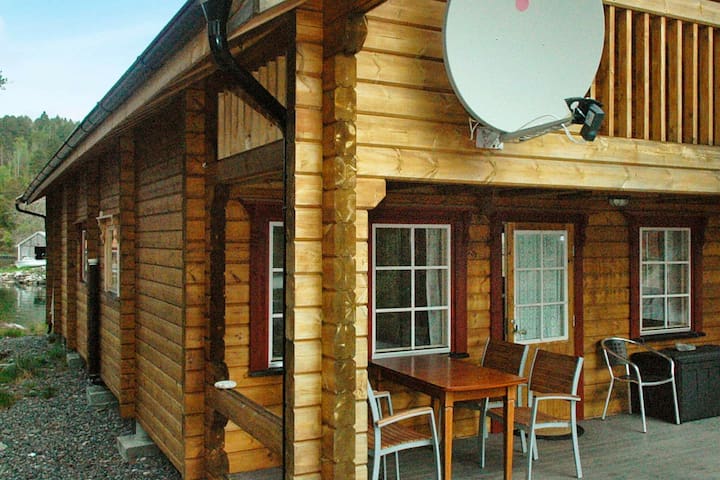 5 person holiday home in VÅGLAND