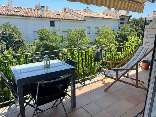 Stunning 2 level appartment with sea views gallery image 5